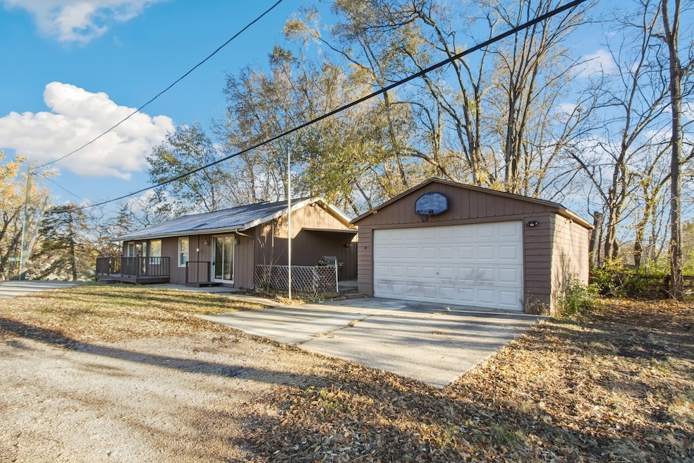 506 Eells Ave, Dixon, IL 61021 - photo 1