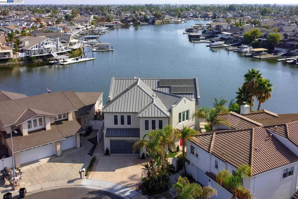 Sold $2,150,000 • Co-Listing Agent