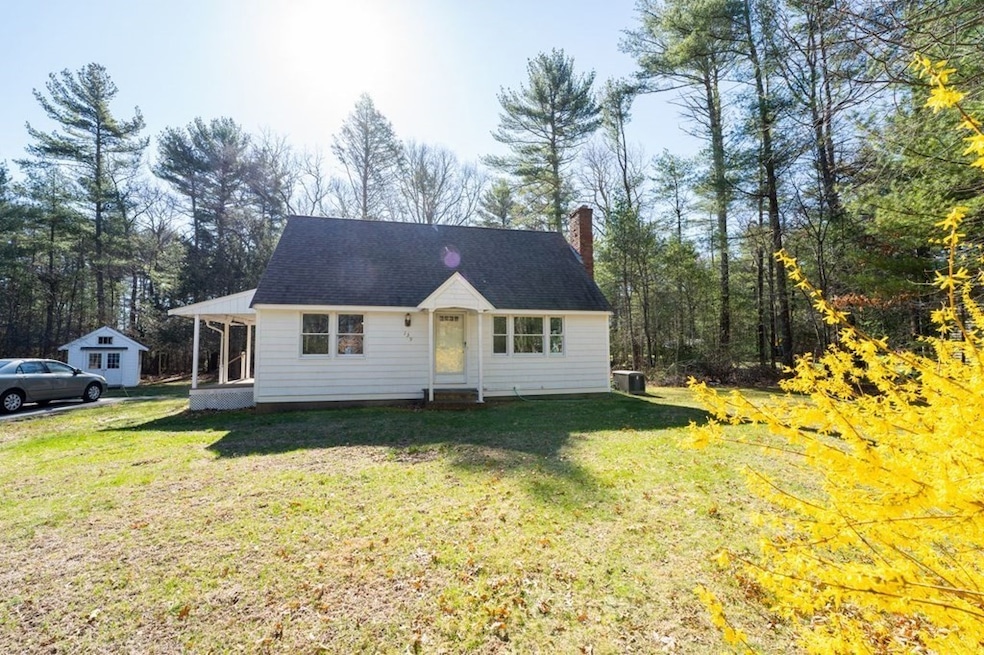 139 Oak St, Pembroke, MA 02359 - photo 1