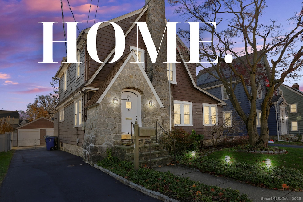 665 W Taft Ave, Bridgeport, CT 06604 - photo 1