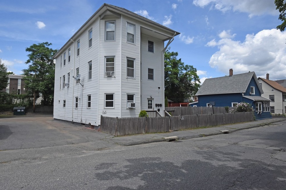 13 Saint Johns Rd, Worcester, MA 01603 - photo 1