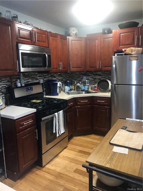 325 Mclean Ave unit 17, Yonkers, NY 10705 - photo 1