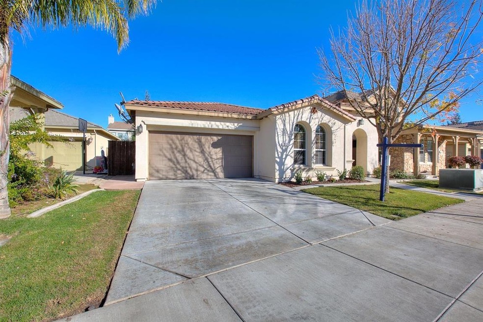 363 Cabernet Dr, Oakdale, CA 95361 - photo 1