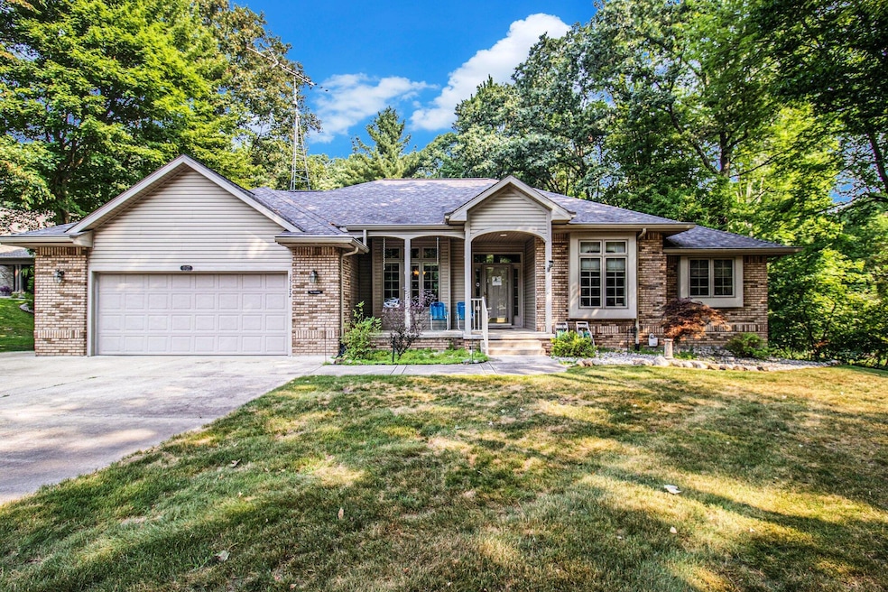 15172 Oakwood Dr, Big Rapids, MI 49307 - photo 1