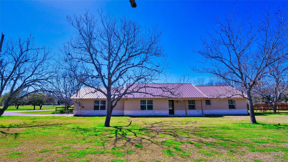909 Baker Rd, Rosenberg, TX 77471 - photo 1