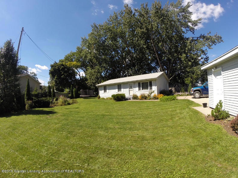 4642 Palmer St, Lansing, MI 48910 - photo 1