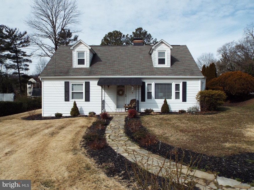 918 Francis Ave, Halethorpe, MD 21227 - photo 1