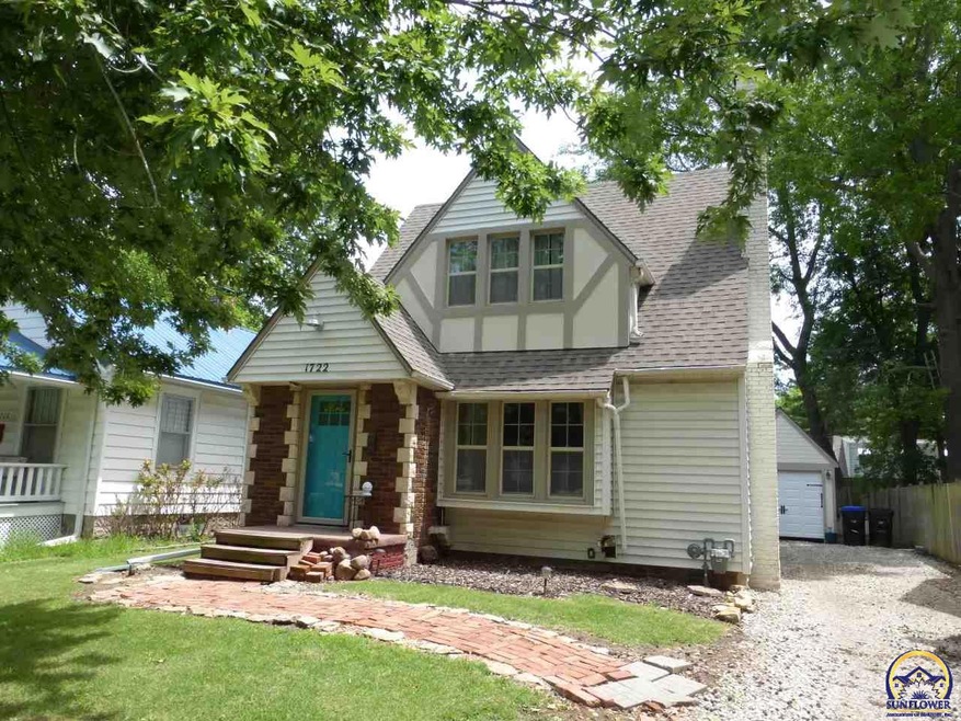 1722 SW Randolph Ave, Topeka, KS 66604 - photo 1