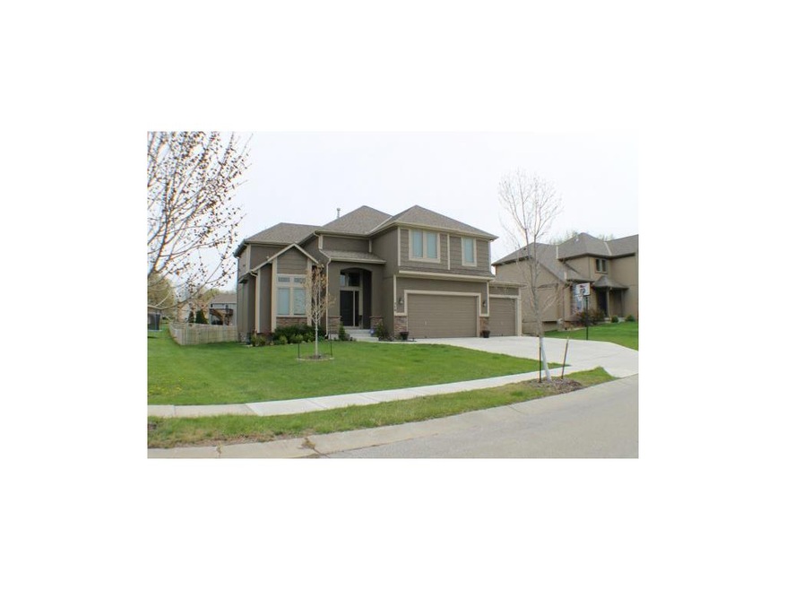 715 S Franklin St, Raymore, MO 64083 - photo 1