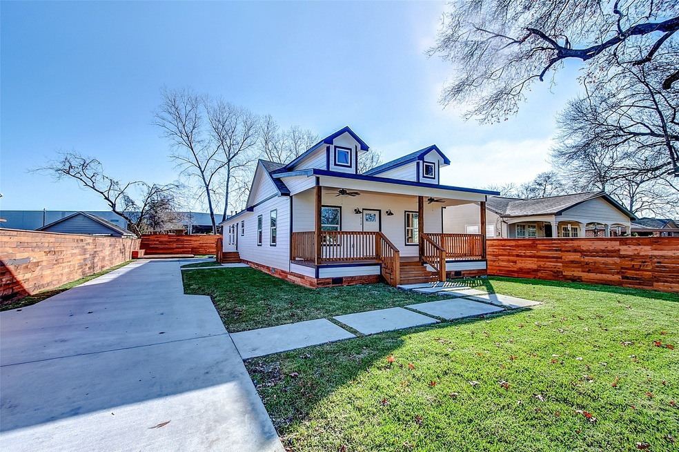 8110 Helmers St, Houston, TX 77022 - photo 1