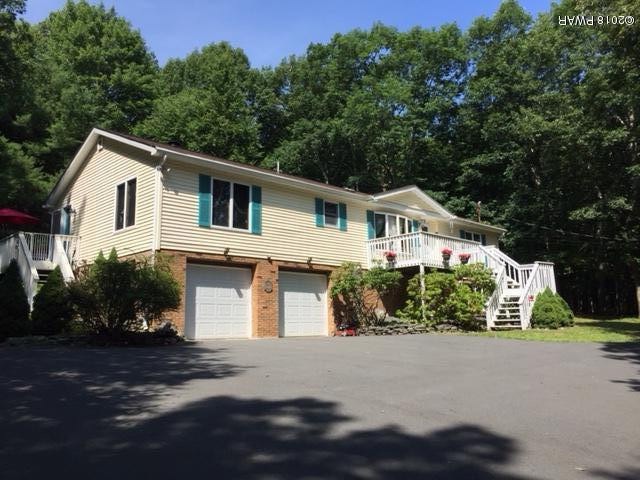 195 Locust Dr, Milford, PA 18337 - photo 1