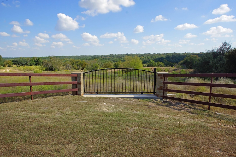 1028 Eagle Point Dr, Georgetown, TX 78628 - photo 1