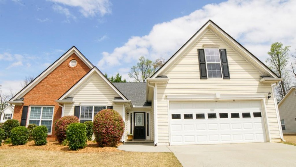 Welcome to 3137 Victoria Park Lane!