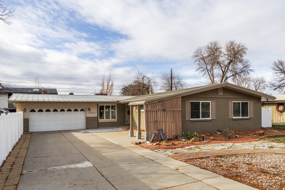 5088 S Woodmont Dr, Salt Lake City, UT 84117 - photo 1