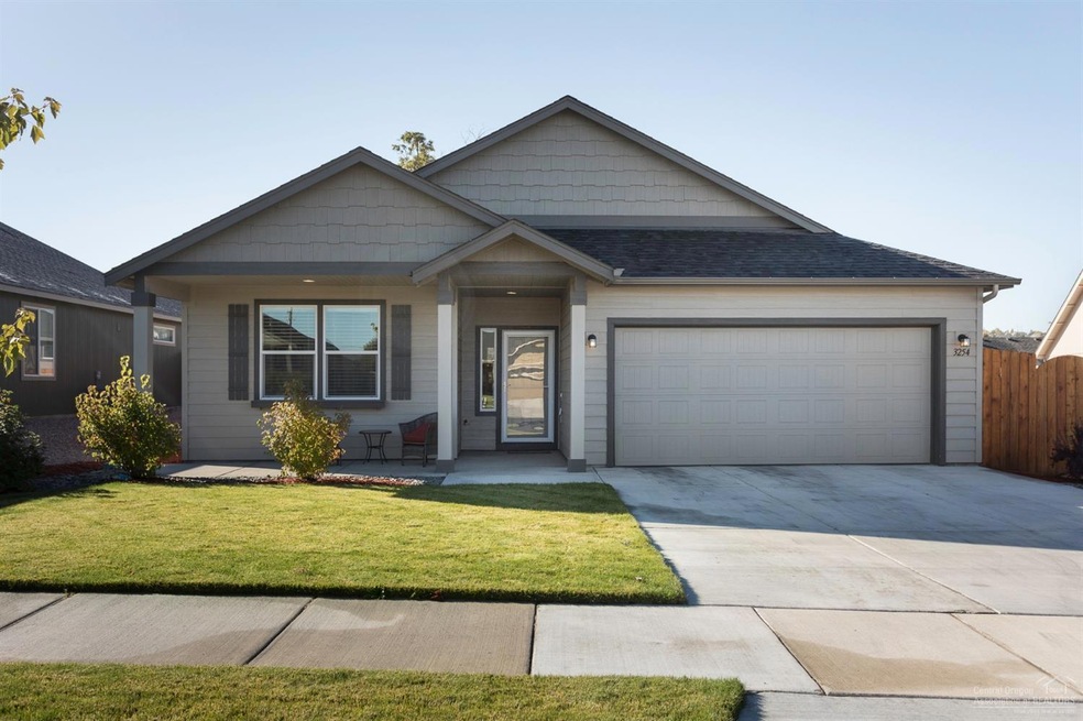 3254 SW Obsidian Ct, Redmond, OR 97756 - photo 1