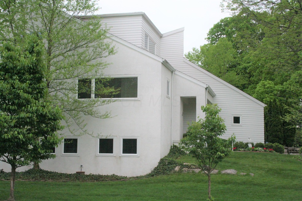 4400 Colerain Ave, Columbus, OH 43214 - photo 1