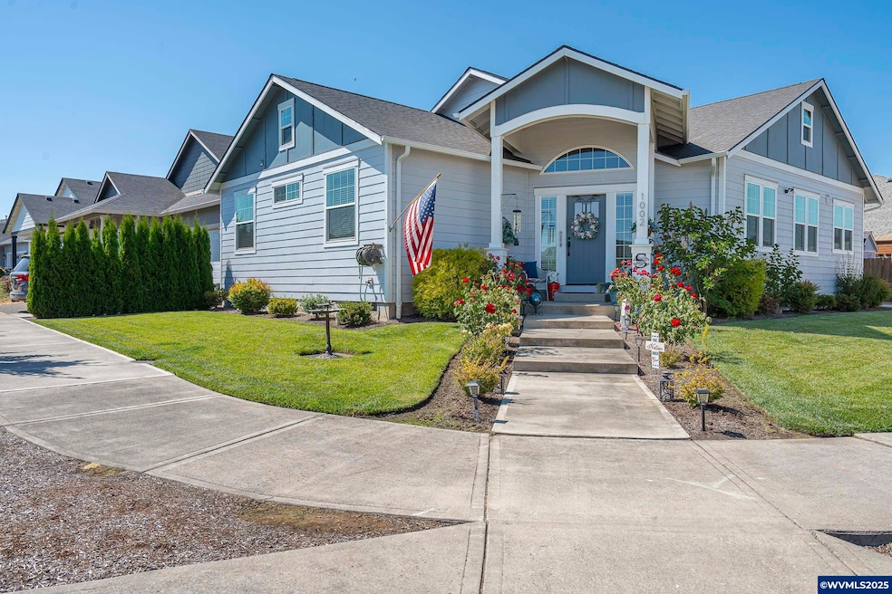 Under Contract $555,000 • Co-Listing Agent