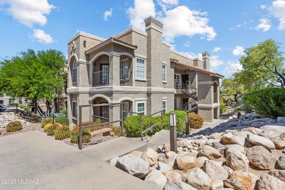 1500 E Pusch Wilderness Dr unit 10105, Oro Valley, AZ 85737 - photo 1