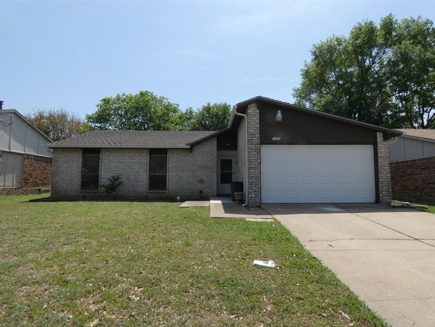 7436 Tunbridge Dr, North Richland Hills, TX 76182 - photo 1