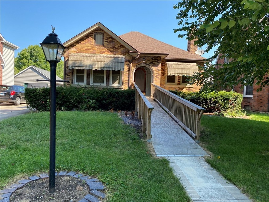 404 Wabash Ave, Mattoon, IL 61938 - photo 1