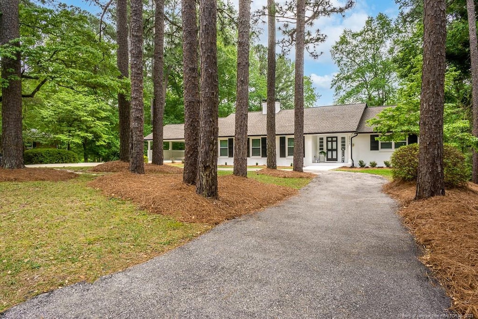 2557 S Edgewater Dr, Fayetteville, NC 28303 - photo 1