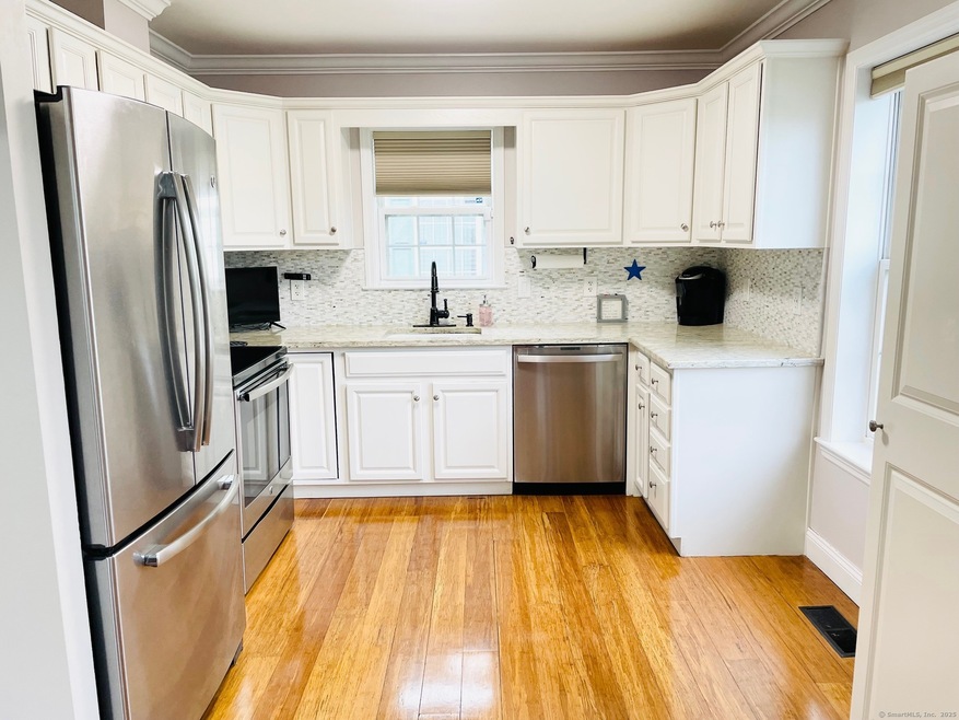 136 W Cedar St unit 8, Norwalk, CT 06854 - photo 1