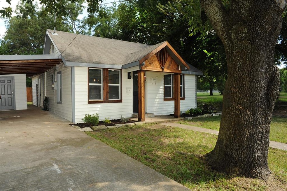 1002 S 4th St, Bonham, TX 75418 - photo 1