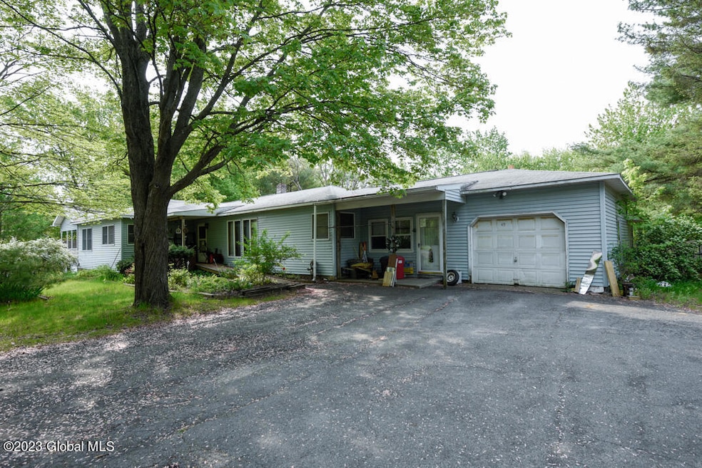 472 Grooms Rd, Clifton Park, NY 12065 - photo 1