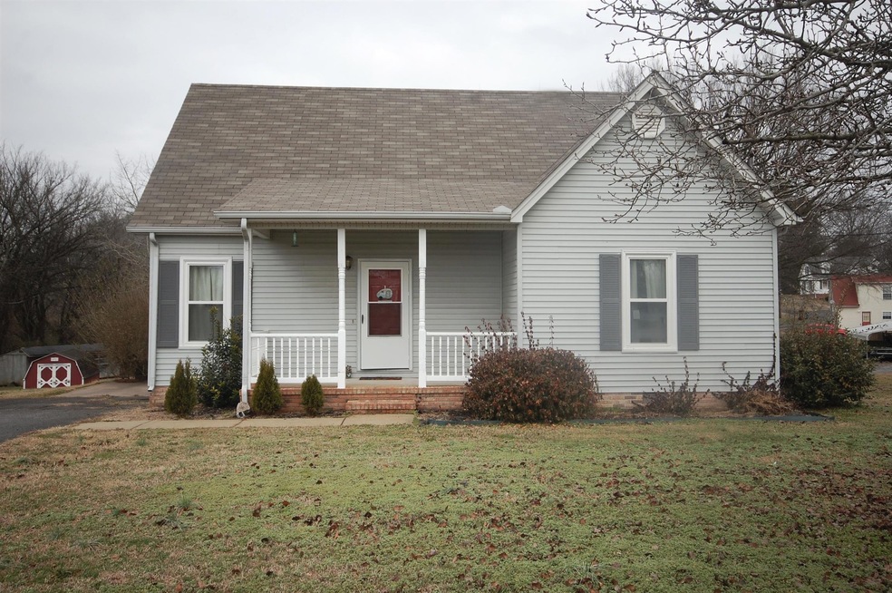 302 Southview Dr, Shelbyville, TN 37160 - photo 1