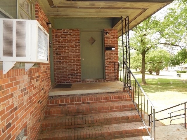 202 Bulwinkle Dr unit B, Walhalla, SC 29691 - photo 1