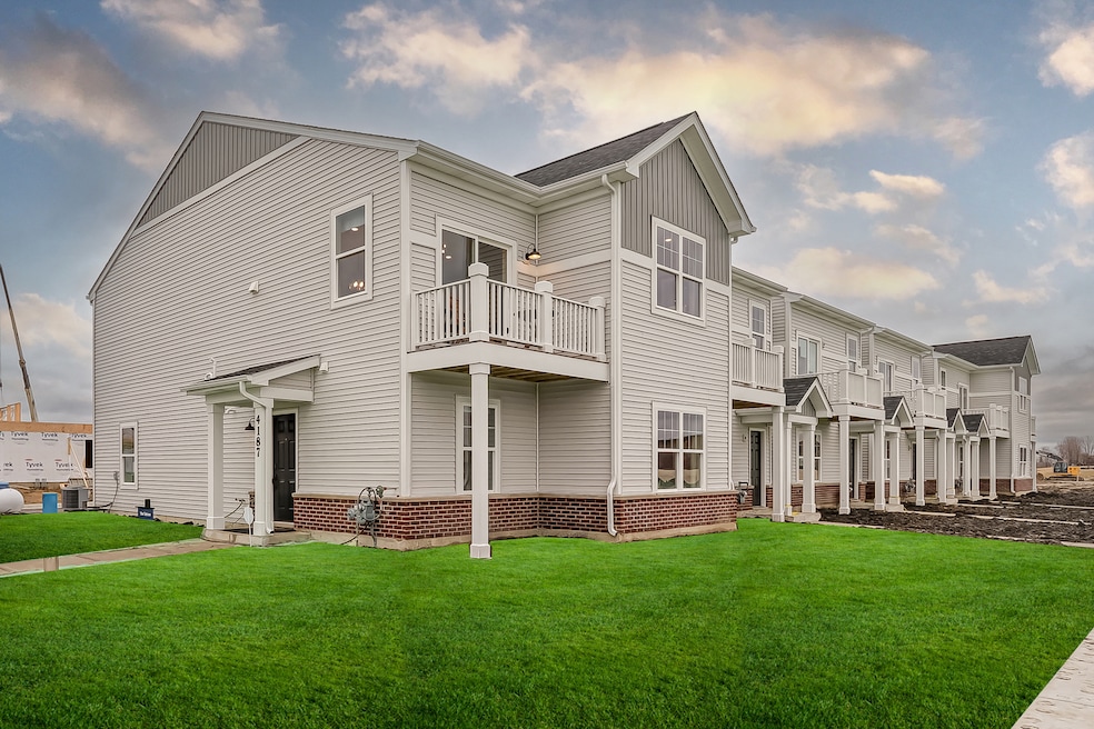 331 Kingsport Dr, South Elgin, IL 60177 - photo 1