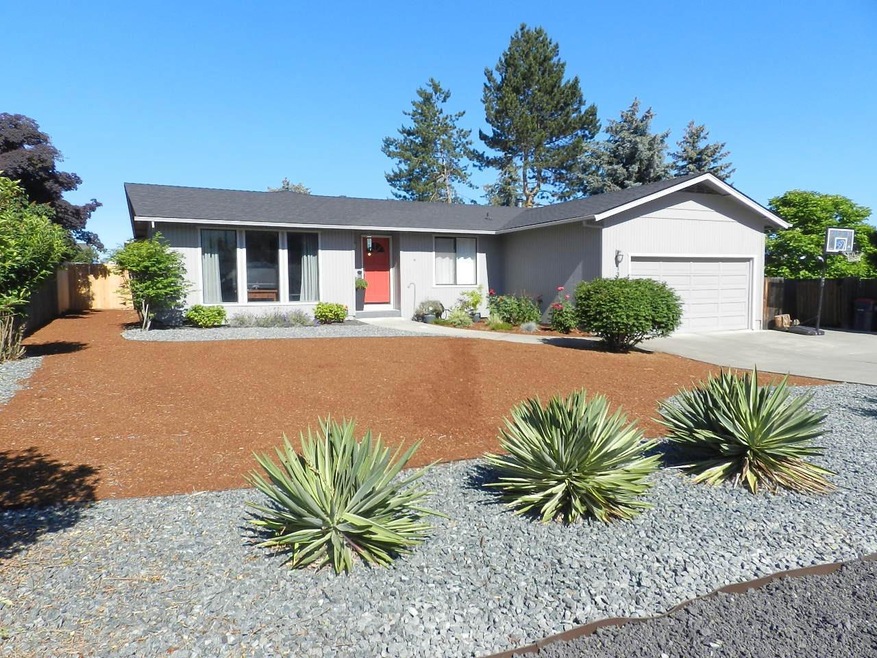 1363 N Modoc Ave, Medford, OR 97504 - photo 1