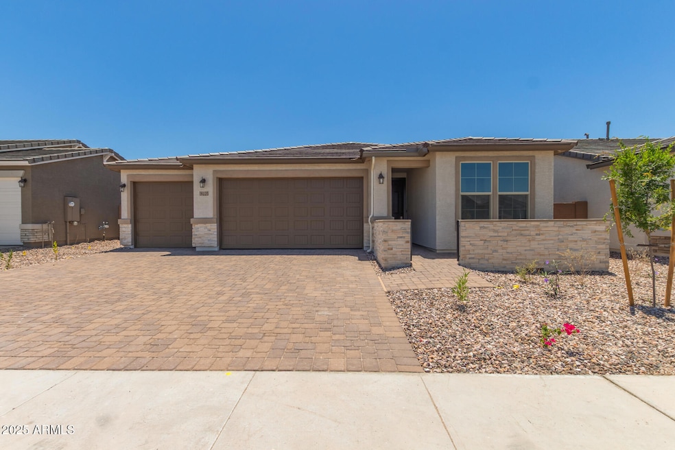 18225 W Hess St, Goodyear, AZ 85338 - photo 1