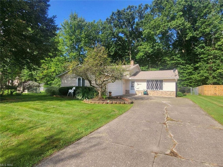 View of front facade with a front lawn
