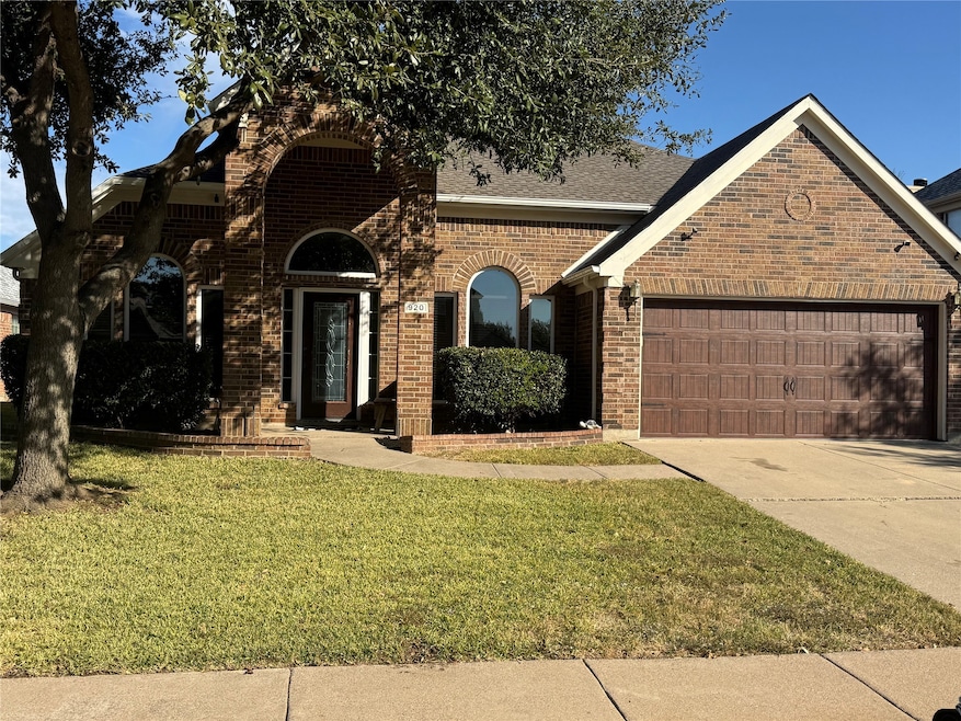 920 Chestnut Ave, Burleson, TX 76028 - photo 1