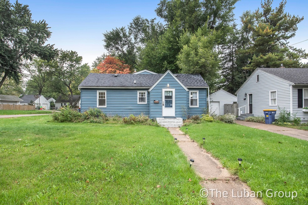 1301 Edith Ave NE, Grand Rapids, MI 49505 - photo 1
