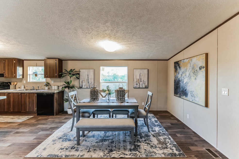 135 Frio Estates Dr, Moore, TX 78057 - photo 1