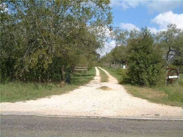 Exterior Front : THIS IS A ROAD THAT RUNS ALONG TH