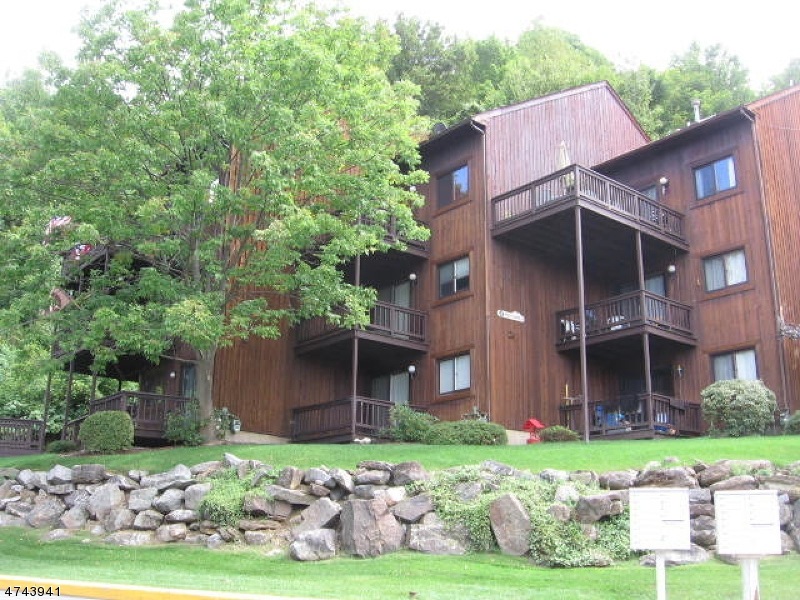 4 Red Lodge Dr unit 3, Vernon, NJ 07462 - photo 1