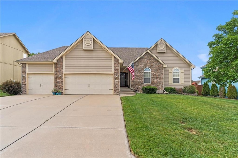 1404 SW Merryman Dr, Lees Summit, MO 64082 - photo 1