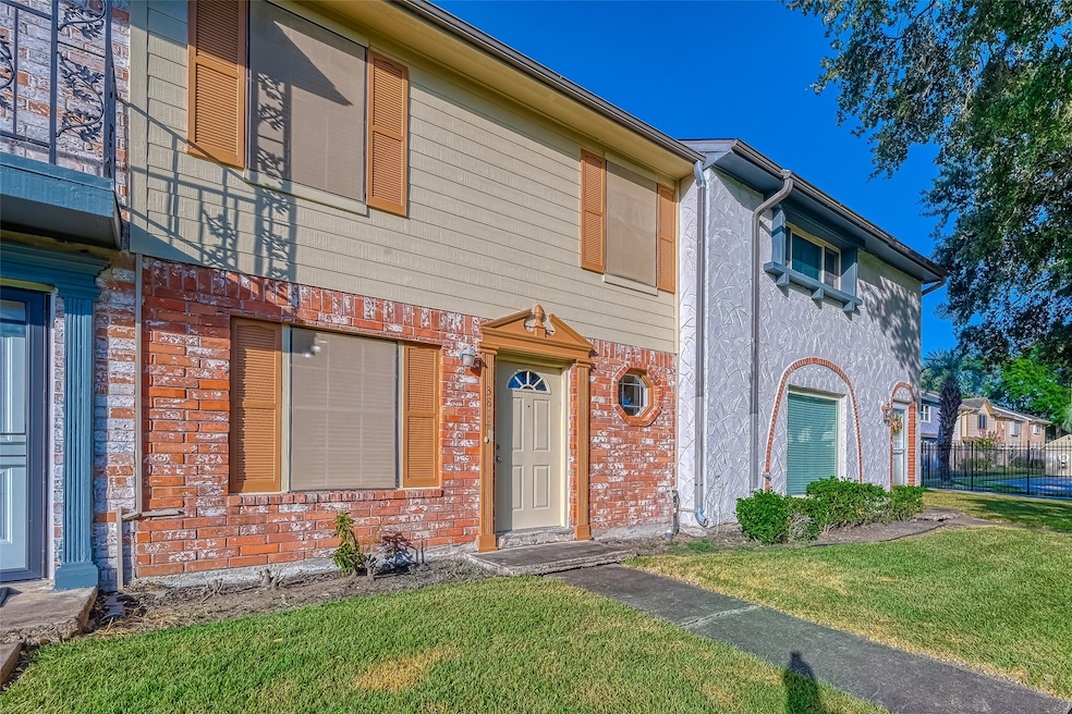 3814 Laura Leigh Dr, Friendswood, TX 77546 - photo 1