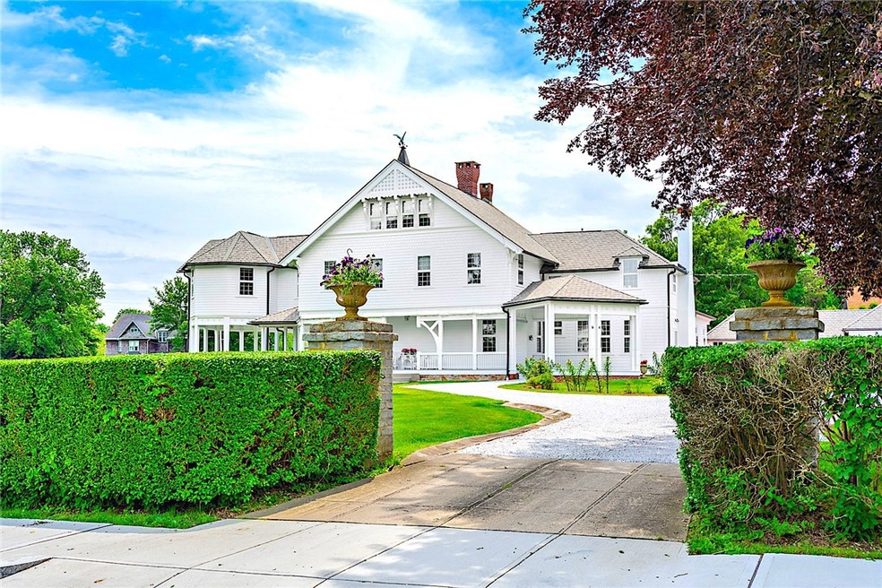 94 Central St, Narragansett, RI 02882 - photo 1