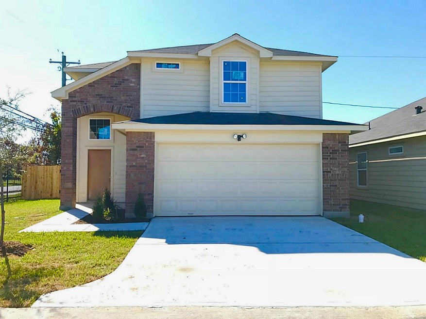 242 S Native Ln, Houston, TX 77022 - photo 1