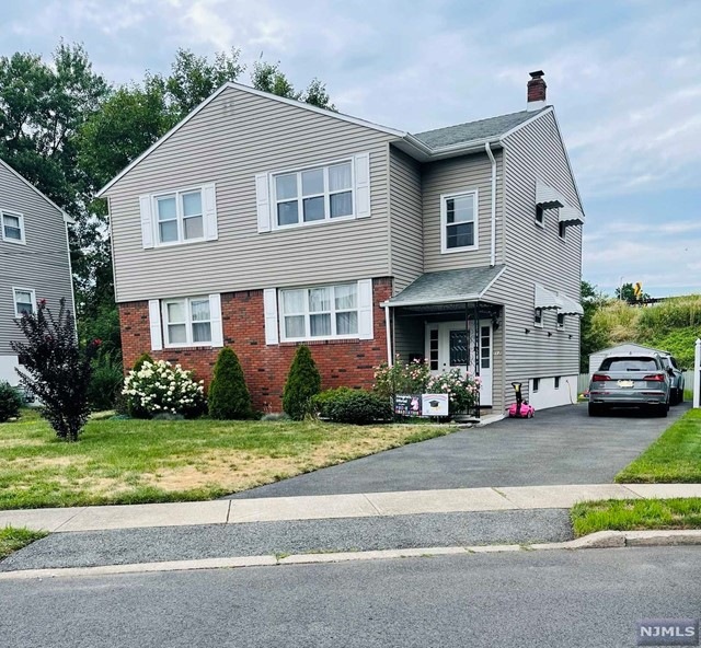 17 Craig Ct unit 1, Elmwood Park, NJ 07407 - photo 1