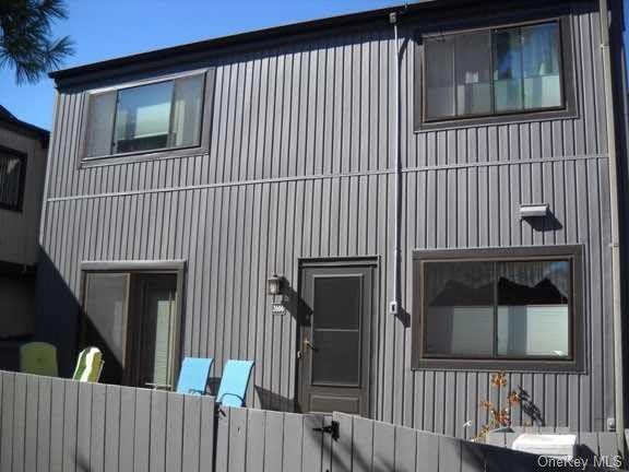 2606 Mulberry Ct, Poughkeepsie, NY 12603 - photo 1