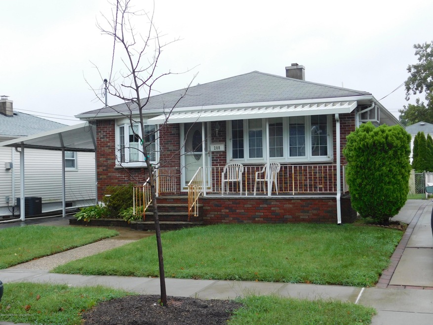 208 Fairbanks Ave, Staten Island, NY 10306 - photo 1