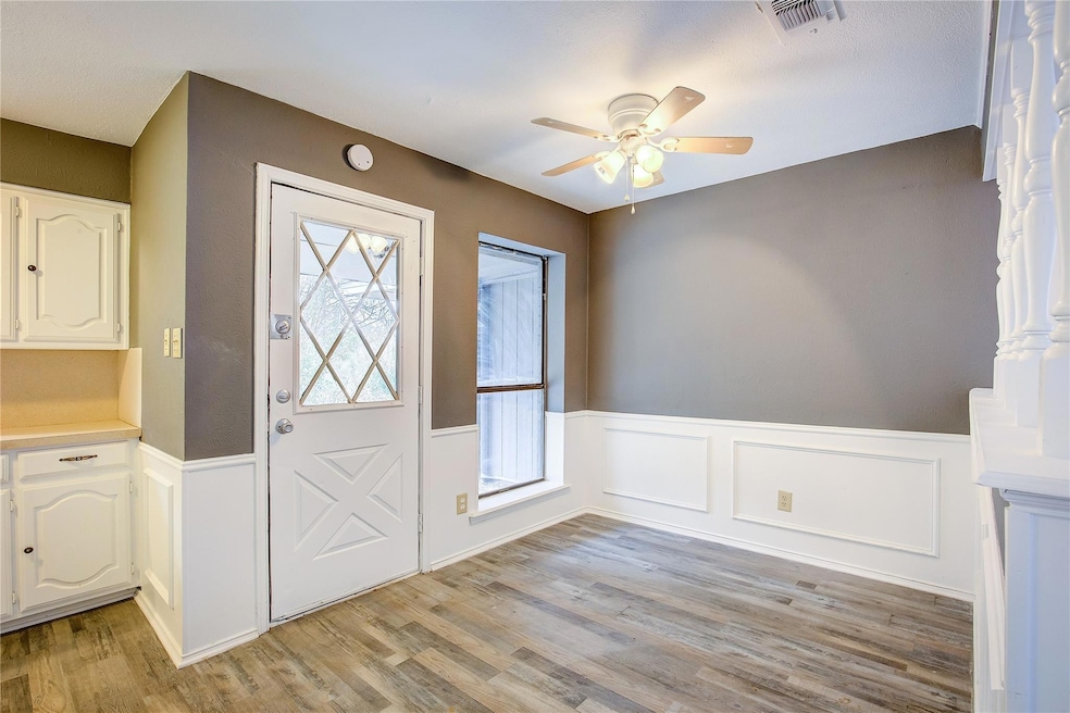 1007 N Clay St, Ennis, TX 75119 - photo 1