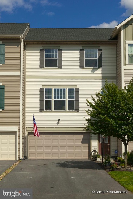 205 Arrow Crown Ct, Stephenson, VA 22656 - photo 1