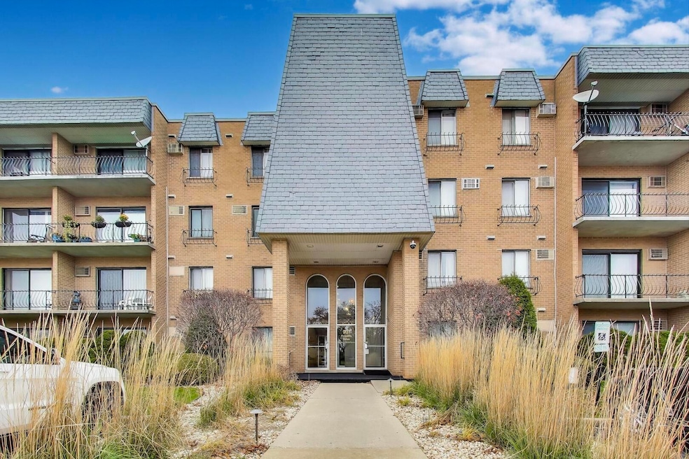 931 W Arquilla Dr unit 133, Glenwood, IL 60425 - photo 1