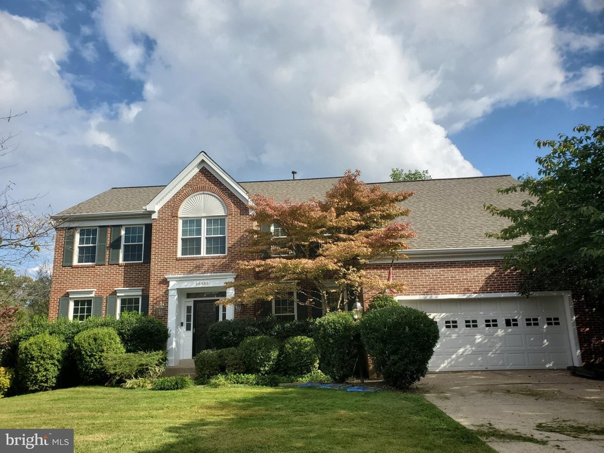 18885 Leaf Covered Ct, Triangle, VA 22172 - photo 1